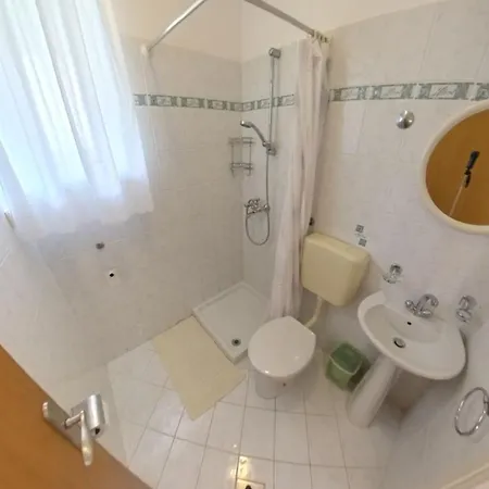 Cozy And Practical In Avonija Apartman Murine